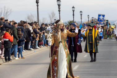 Fotos de la Cabalgata de Reyes de Tudela 2025.