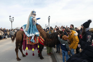 Fotos de la Cabalgata de Reyes de Tudela 2025.