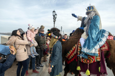 Fotos de la Cabalgata de Reyes de Tudela 2025.