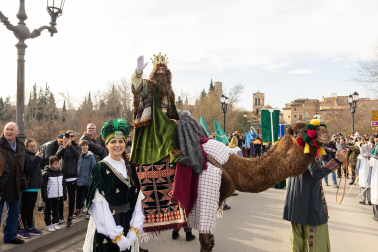 Fotos de la Cabalgata de Reyes de Tudela 2025.