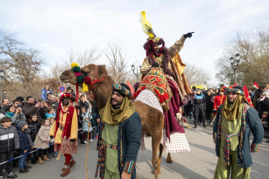 Fotos de la Cabalgata de Reyes de Tudela 2025.