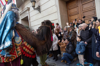 Fotos de la Cabalgata de Reyes de Tudela 2025.