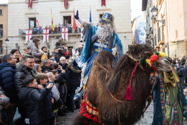 Fotos de la Cabalgata de Reyes de Tudela 2025.
