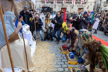 Fotos de la Cabalgata de Reyes de Tudela 2025.