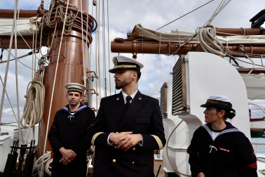 Fotos de la llegada de la Princesa Leonor al buque escuela 'Juan Sebastián de Elcano'.