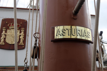 Fotos de la llegada de la Princesa Leonor al buque escuela 'Juan Sebastián de Elcano'.