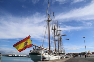 Fotos de la llegada de la Princesa Leonor al buque escuela 'Juan Sebastián de Elcano'.