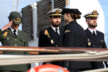 Fotos de la llegada de la Princesa Leonor al buque escuela 'Juan Sebastián de Elcano'.