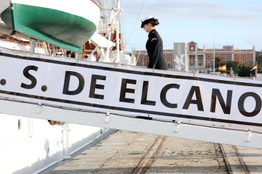 Fotos de la llegada de la Princesa Leonor al buque escuela 'Juan Sebastián de Elcano'.