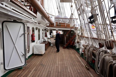 Fotos de la llegada de la Princesa Leonor al buque escuela 'Juan Sebastián de Elcano'.