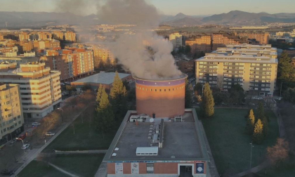 Vídeo: El incendio en en Planetario de Pamplona, a vista de dron
