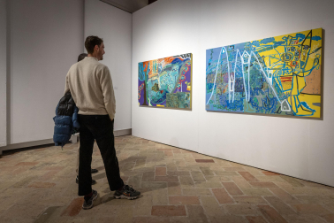 Dos de las obras de Juan Sukilbide en 'Fuera de formato'