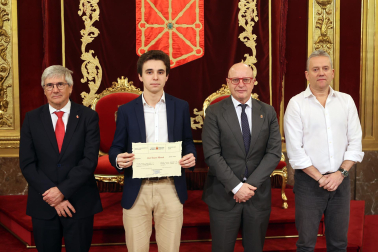 Fotos del acto de entrega de los Premios Extraordinarios de ESO y Bachillerato del curso 2023-2024.
