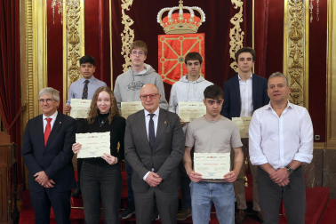 Fotos del acto de entrega de los Premios Extraordinarios de ESO y Bachillerato del curso 2023-2024.