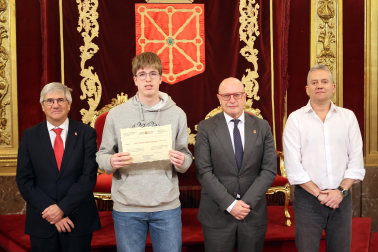 Fotos del acto de entrega de los Premios Extraordinarios de ESO y Bachillerato del curso 2023-2024.
