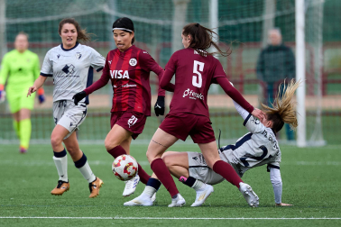 Partido entre el DUX Logroño y Osasuna de 1ª RFEF Femenina.