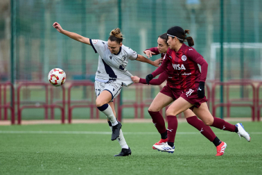 Partido entre el DUX Logroño y Osasuna de 1ª RFEF Femenina.