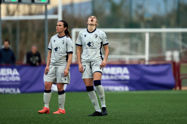 Partido entre el DUX Logroño y Osasuna de 1ª RFEF Femenina.