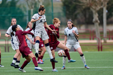 Partido entre el DUX Logroño y Osasuna de 1ª RFEF Femenina.