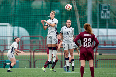 Partido entre el DUX Logroño y Osasuna de 1ª RFEF Femenina.