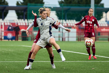 Partido entre el DUX Logroño y Osasuna de 1ª RFEF Femenina.