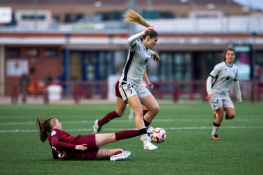 Partido entre el DUX Logroño y Osasuna de 1ª RFEF Femenina.