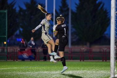 Partido entre el DUX Logroño y Osasuna de 1ª RFEF Femenina.