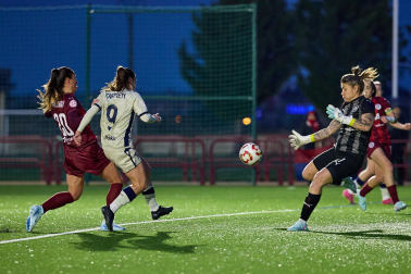 Partido entre el DUX Logroño y Osasuna de 1ª RFEF Femenina.