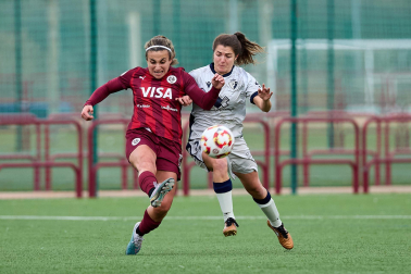 Partido entre el DUX Logroño y Osasuna de 1ª RFEF Femenina.