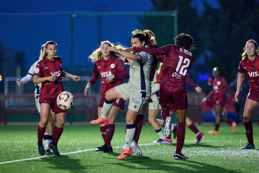 Partido entre el DUX Logroño y Osasuna de 1ª RFEF Femenina.