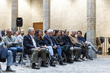 Homenaje a 51 empleados del Ayuntamiento de Pamplona que se jubilaron el año pasado.