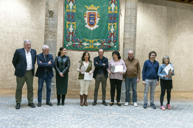 Homenaje a 51 empleados del Ayuntamiento de Pamplona que se jubilaron el año pasado.