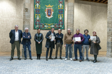 Homenaje a 51 empleados del Ayuntamiento de Pamplona que se jubilaron el año pasado.