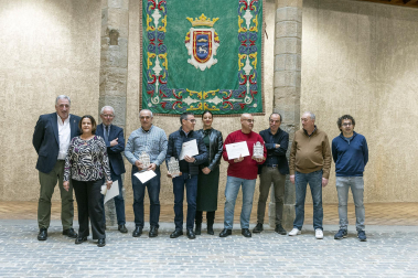 Homenaje a 51 empleados del Ayuntamiento de Pamplona que se jubilaron el año pasado.