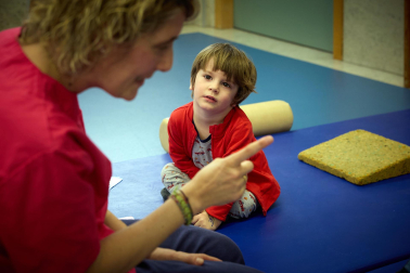 Sesiones de rehabilitación con método Petö en Aspace /