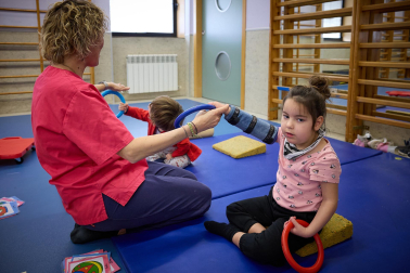 Sesiones de rehabilitación con método Petö en Aspace /