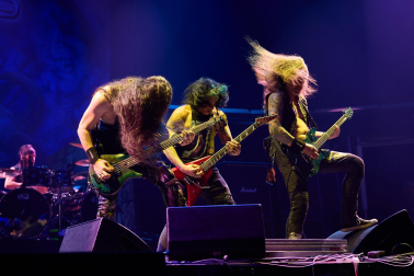 Fotos de la actuación de la alemana Doro Pesch, una de las cantantes femeninas más importantes del heavy metal./