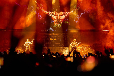 Fotos de la actuación de Manowar en el Navarra Arena./
