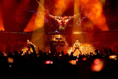 Fotos de la actuación de Manowar en el Navarra Arena./