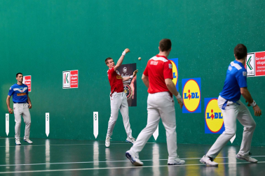 Fotos del Artola-Mariezkurrena contra Peña II-Albisu (22-10)./