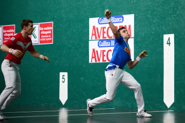 Fotos del Artola-Mariezkurrena contra Peña II-Albisu (22-10)./