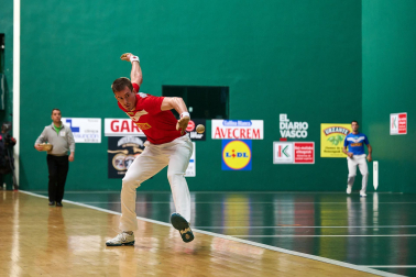 Fotos del Artola-Mariezkurrena contra Peña II-Albisu (22-10)./