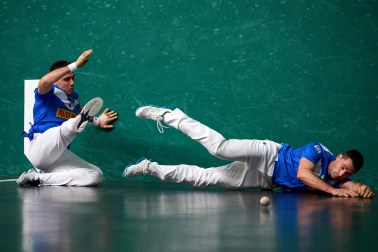 Fotos del Artola-Mariezkurrena contra Peña II-Albisu (22-10)./