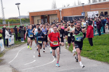 Participantes en las pruebas de 5 y 10 kilómetros de la XXXIV 'Villa de Falces' /
