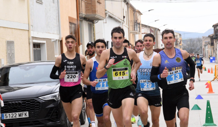 Participantes en las pruebas de 5 y 10 kilómetros de la XXXIV 'Villa de Falces' /