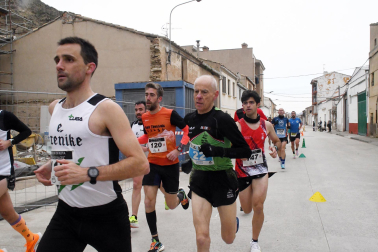 Participantes en las pruebas de 5 y 10 kilómetros de la XXXIV 'Villa de Falces' /