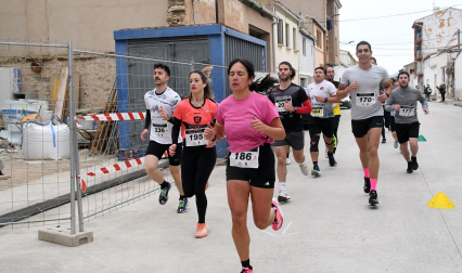 Participantes en las pruebas de 5 y 10 kilómetros de la XXXIV 'Villa de Falces' /