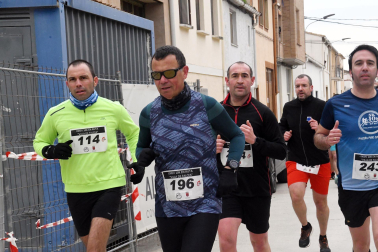 Participantes en las pruebas de 5 y 10 kilómetros de la XXXIV 'Villa de Falces' /