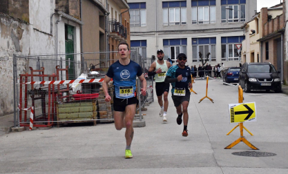 Participantes en las pruebas de 5 y 10 kilómetros de la XXXIV 'Villa de Falces' /