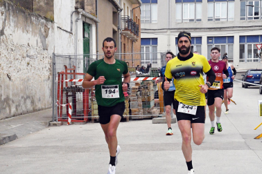 Participantes en las pruebas de 5 y 10 kilómetros de la XXXIV 'Villa de Falces' /